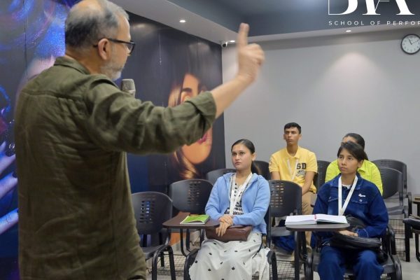 BEST ACTING INSTITUTE IN KOLKATA WITH NATIONAL AWARD WINNING FILMMAKER ATANU GHOSH CLASS PHOTOS